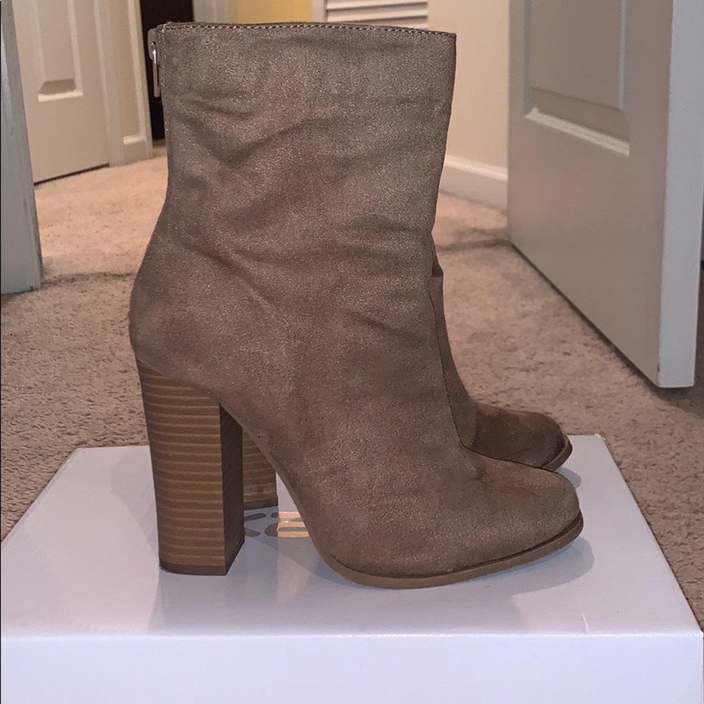 Suede Bootie (shin height)